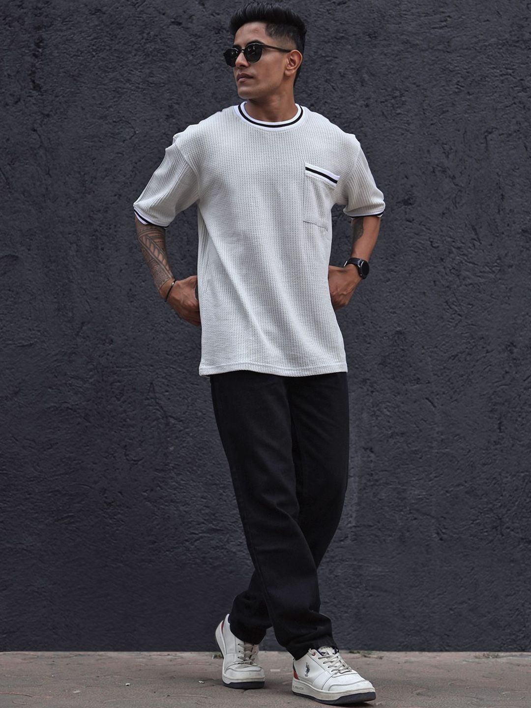 Powerlook Men Pockets Round Neck Solid Oversized T-shirt