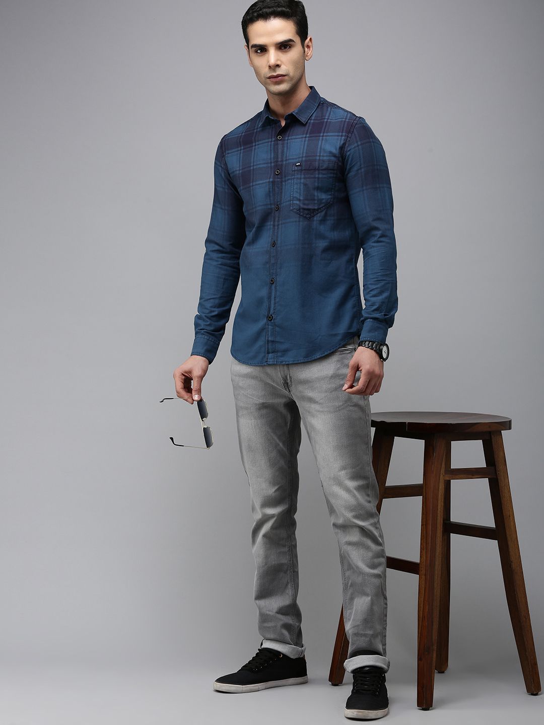 SPYKAR Slim Fit Checked Pure Cotton Casual Shirt