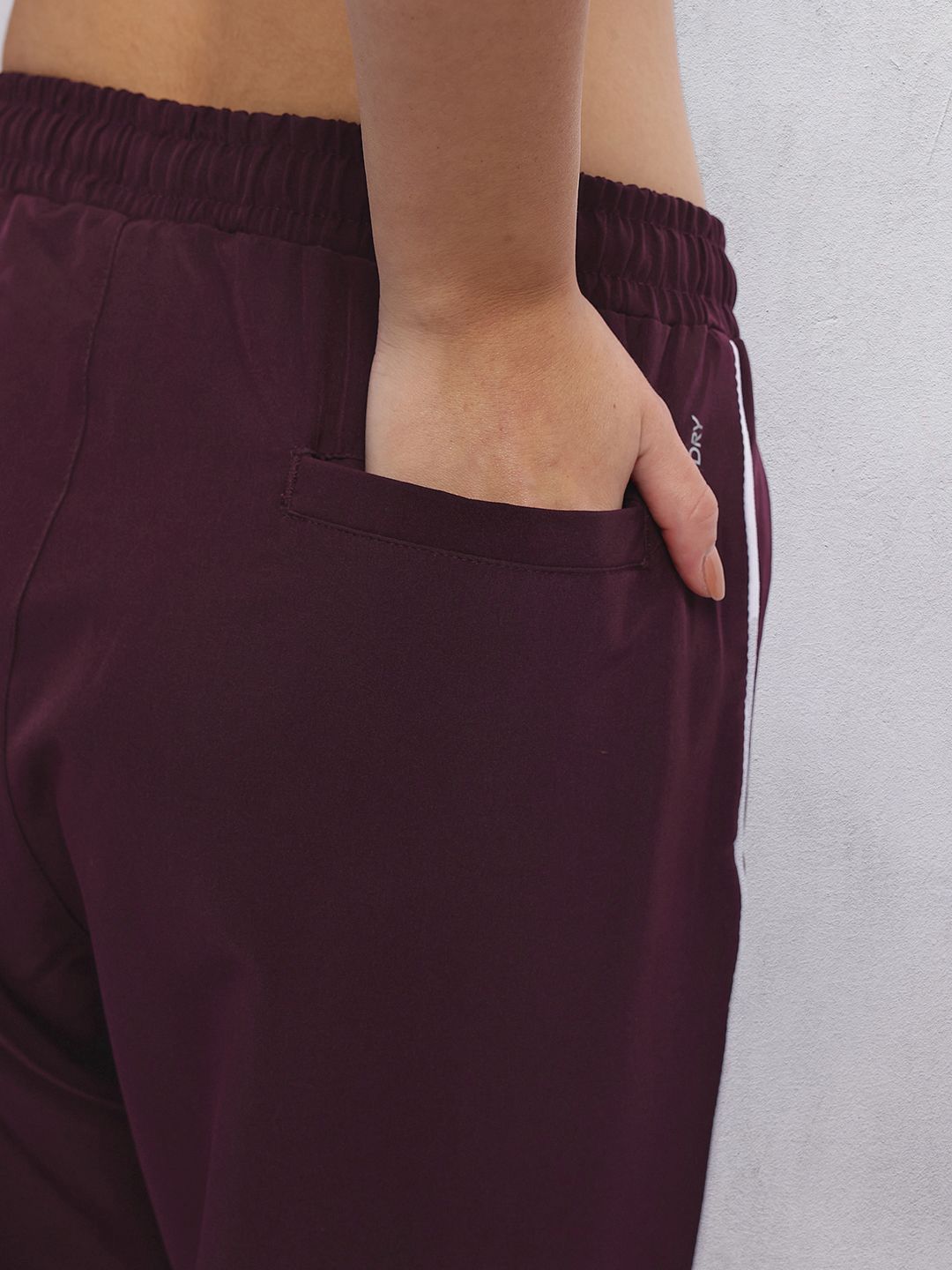 HRX by Hrithik Roshan Women Toggle Hem Contrast Piping Training Track Pants