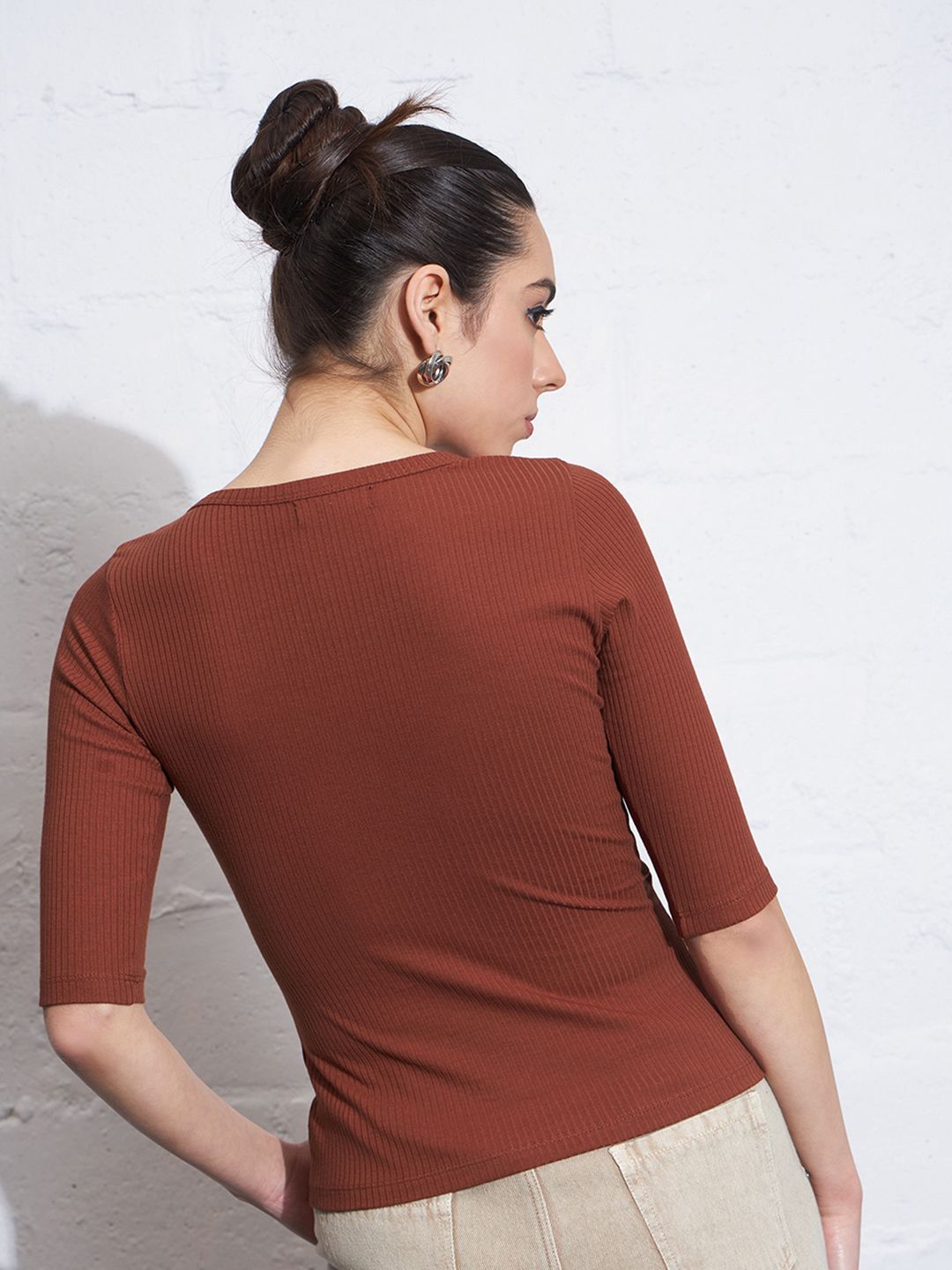 SASSAFRAS Rust Cut-Out Detail Fitted Top