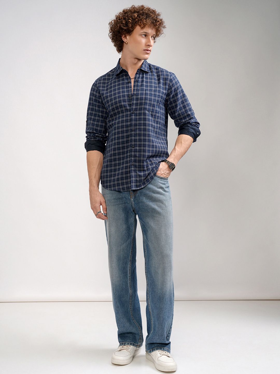 HIGHLANDER Men Blue & White Slim Fit Checked Casual Shirt