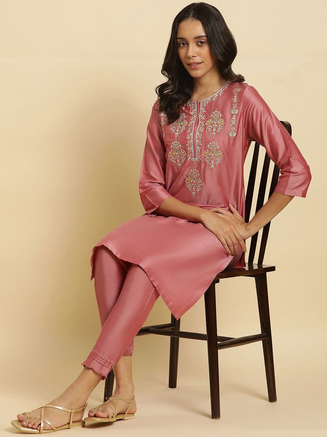 W Pink Ethnic Motifs Embroidered Thread Work Straight Kurta