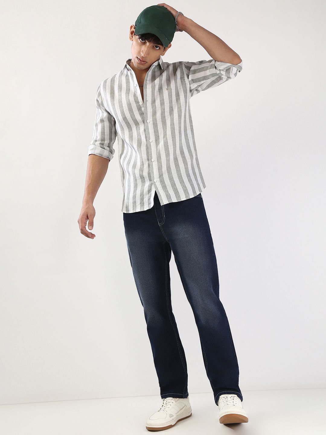 Urbano Fashion Men Straight Fit Mid-Rise Light Fade Stretchable Jeans