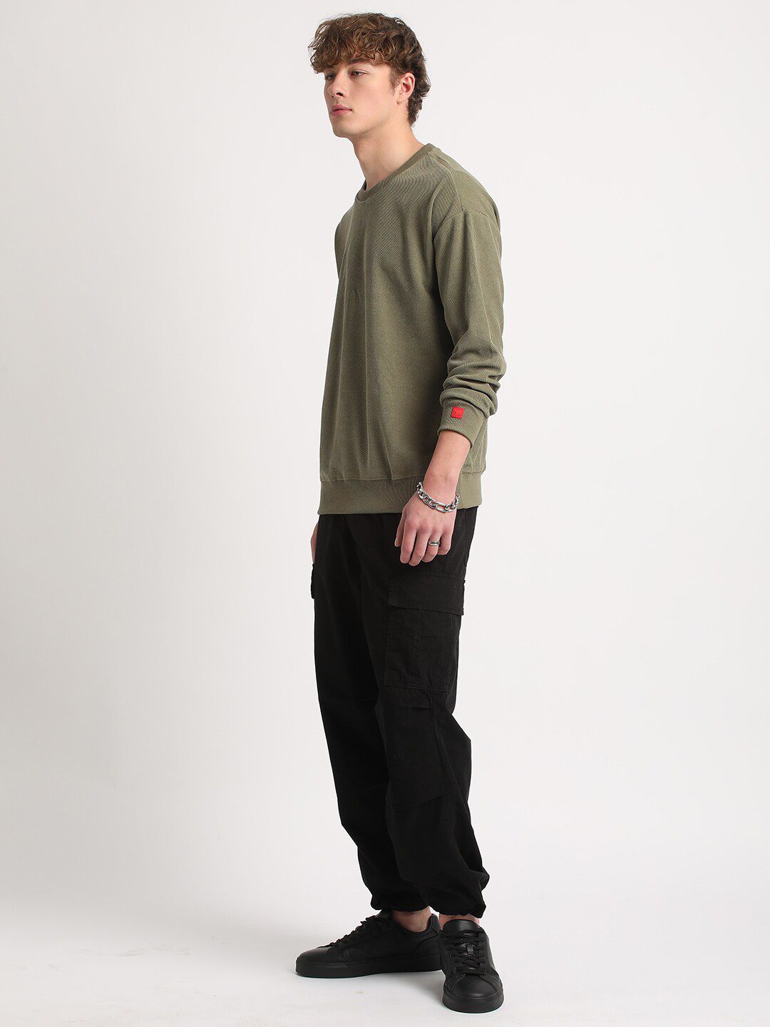 THE BEAR HOUSE Round Neck Pullover Sweatshirt