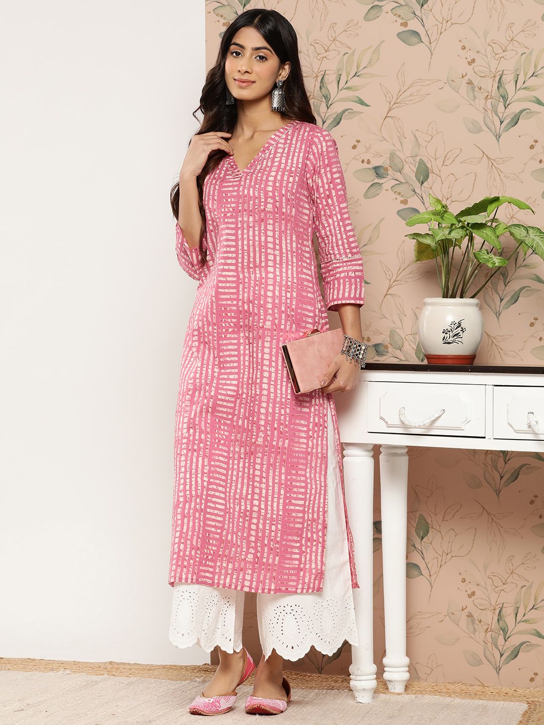 Varanga Women Printed Gotta Patti Pastels Kurta