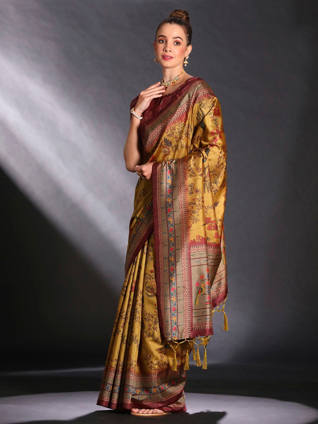 Saree mall Floral Printed Cotton Bagru Sarees
