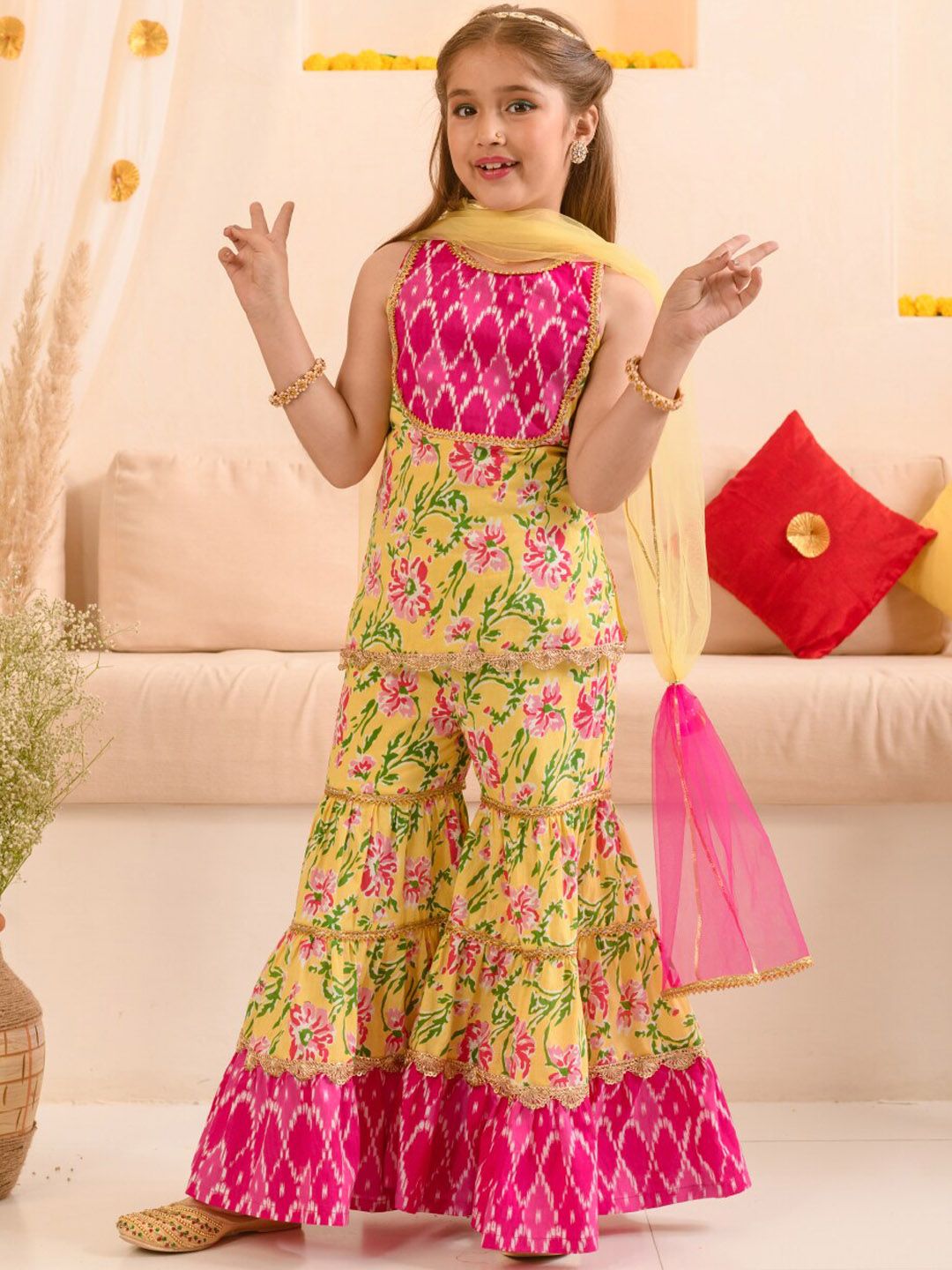pspeaches Girls Floral Printed Pure Cotton Kurta With Sharara & With Dupatta