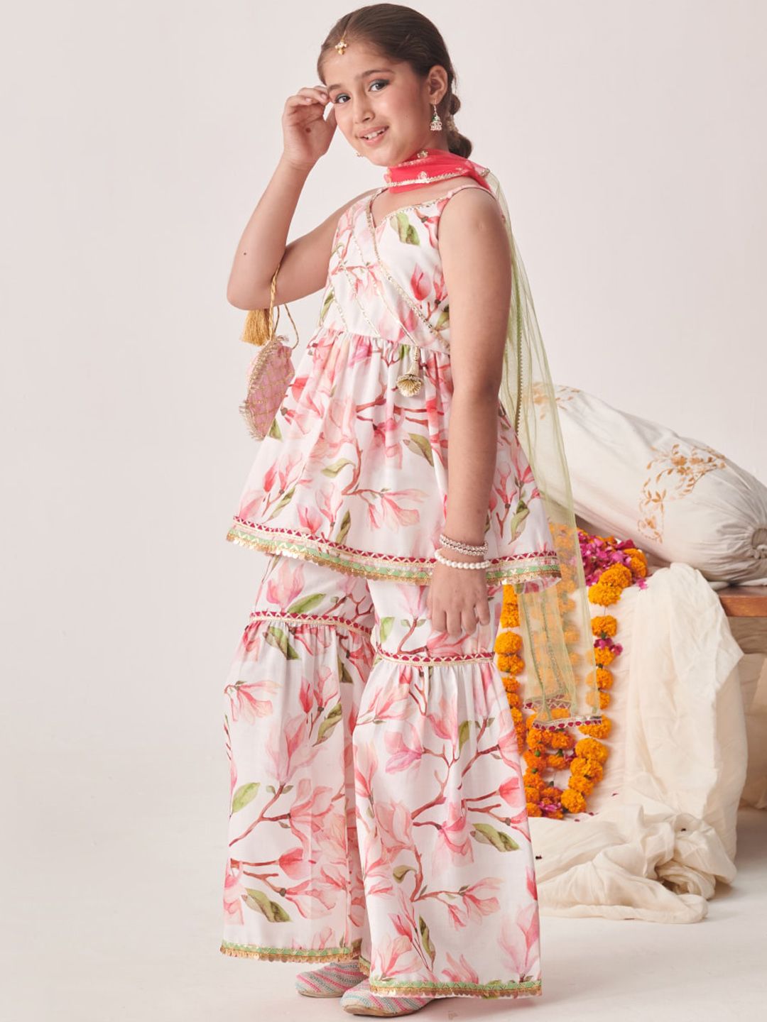 pspeaches Girls Floral Printed Kurti with Sharara & With Dupatta