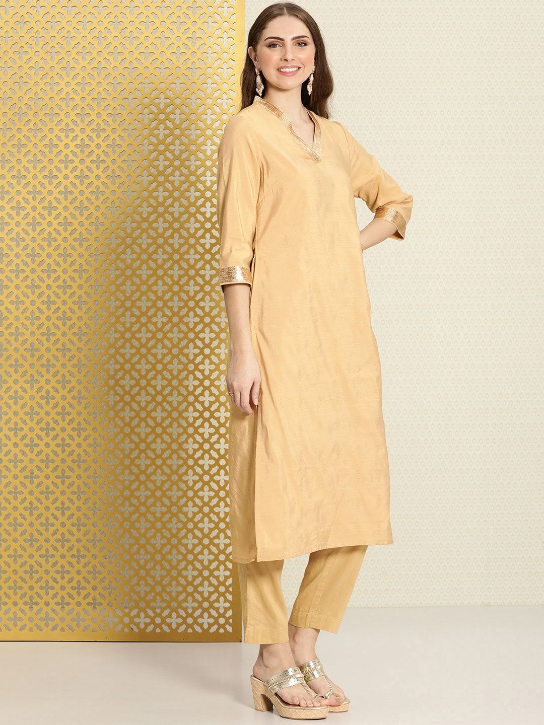 House of Pataudi V-Neck Woven Design Sequined Embellished Jashn Kurta
