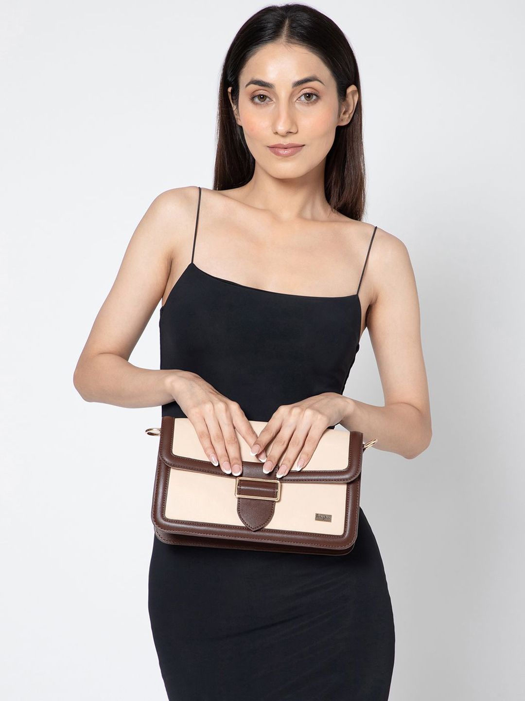 Berrylush Women Solid Structured Casual Sling Bag