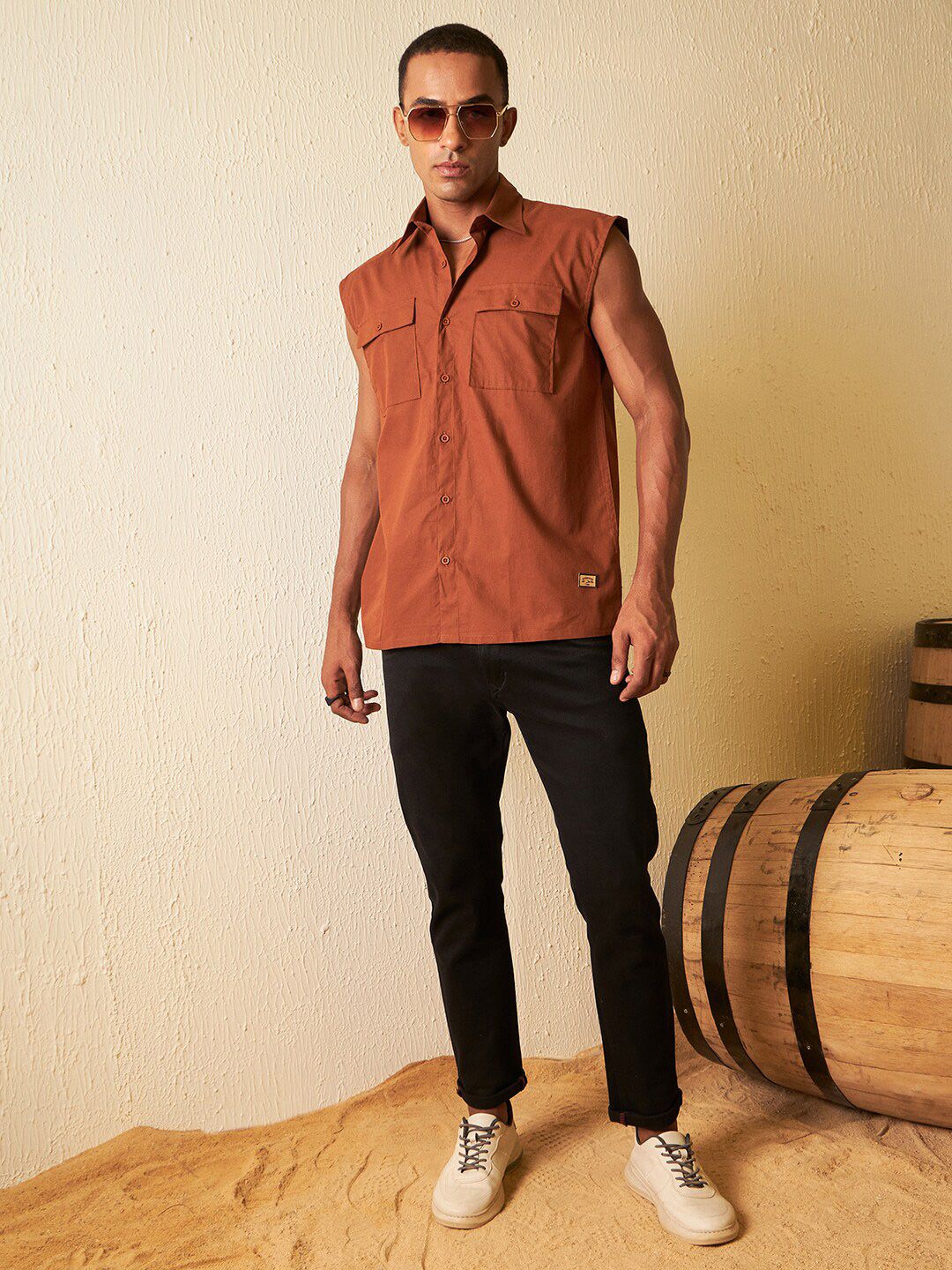 DENNISON Smart Sleeveless Cotton Casual Shirt