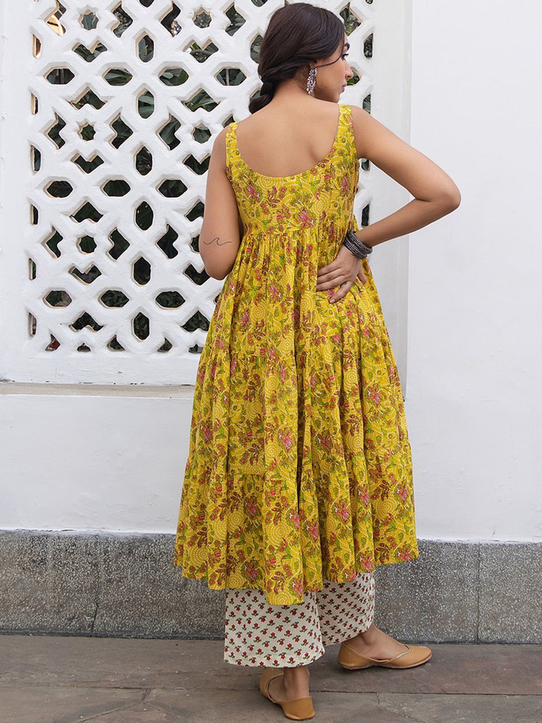 Janasya Floral Printed Empire Pure Cotton Anarkali Kurta with Trousers