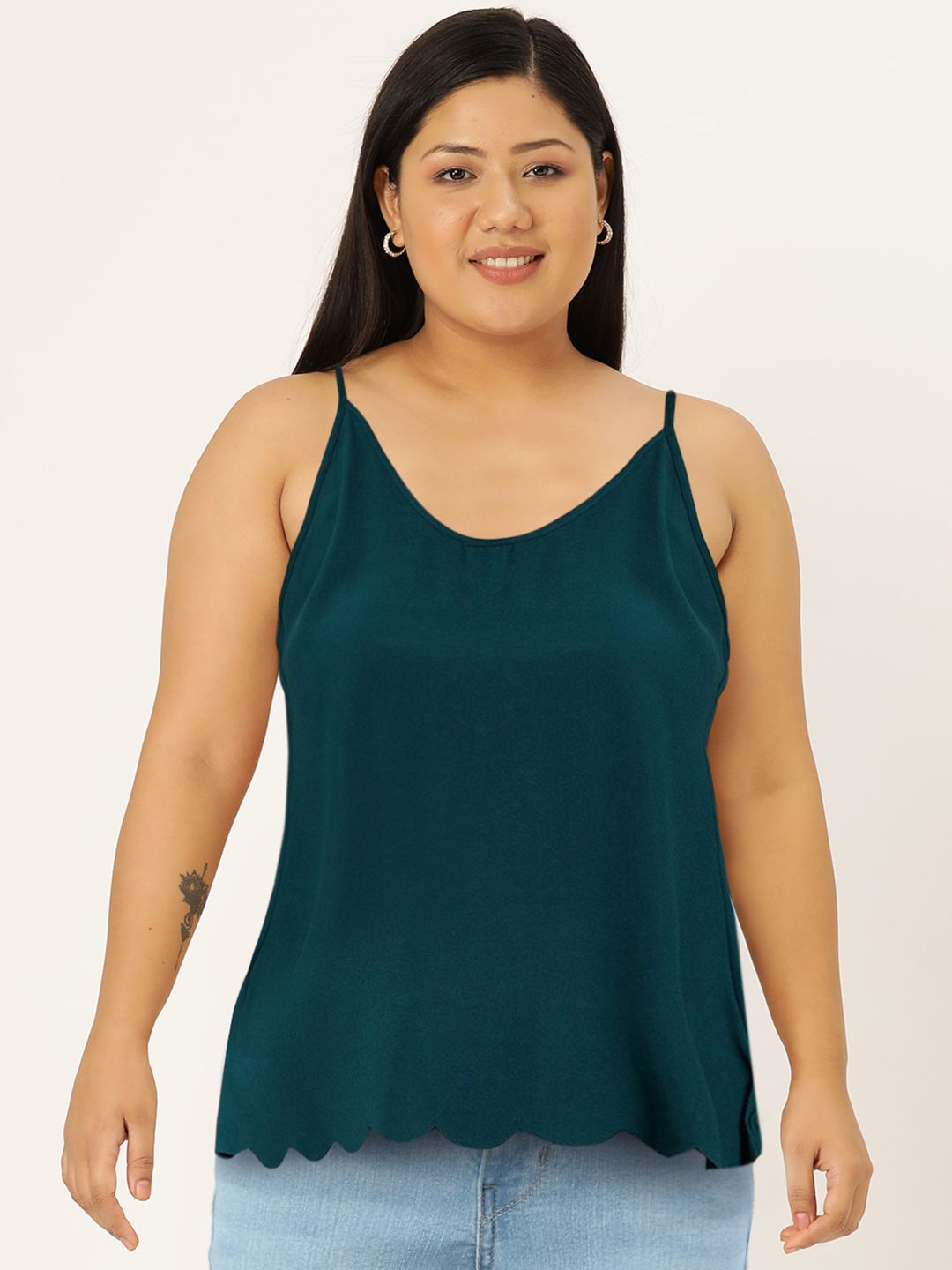 Berrylush Round Neck Sleeveless Styled Back Top