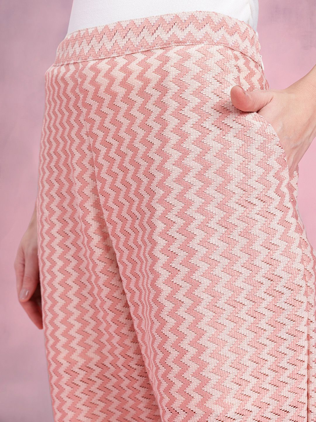 DressBerry Women Chevron Design Trousers