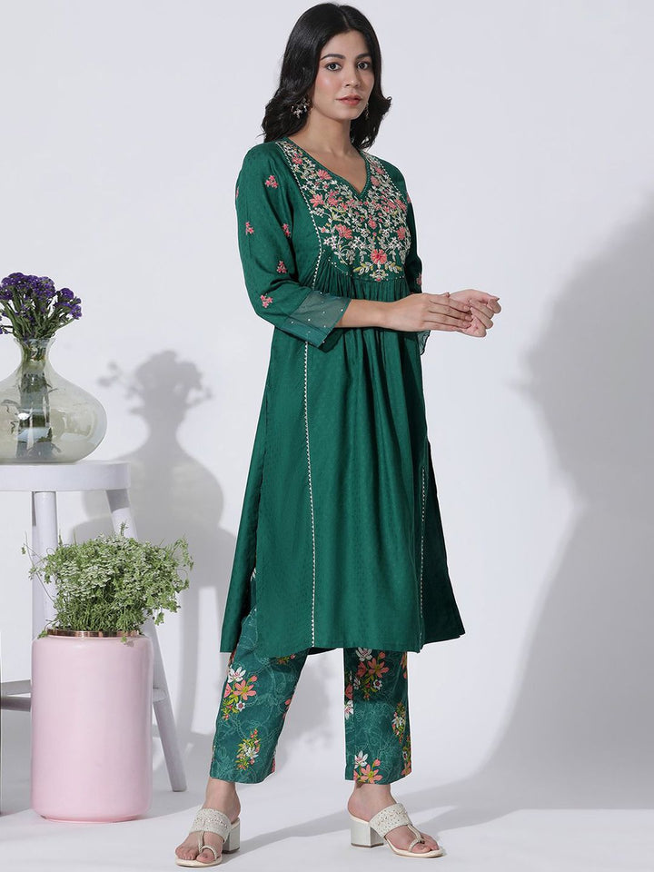W Floral Yoke Design V-Neck Thread Work A-Line Pleated Kurta With Trousers & Dupatta