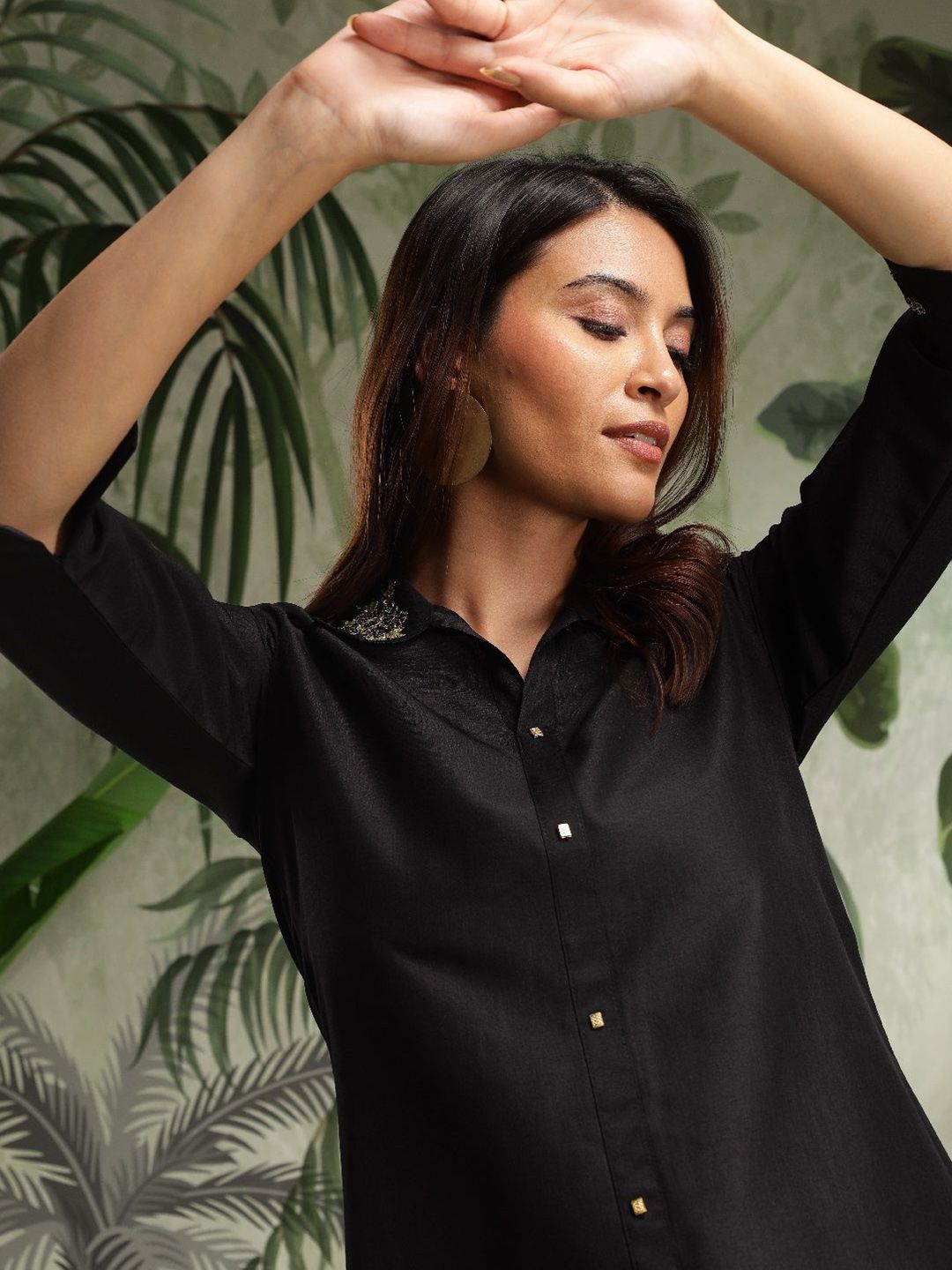 Bani Women Embroidered Shirt With Trousers Co-Ords