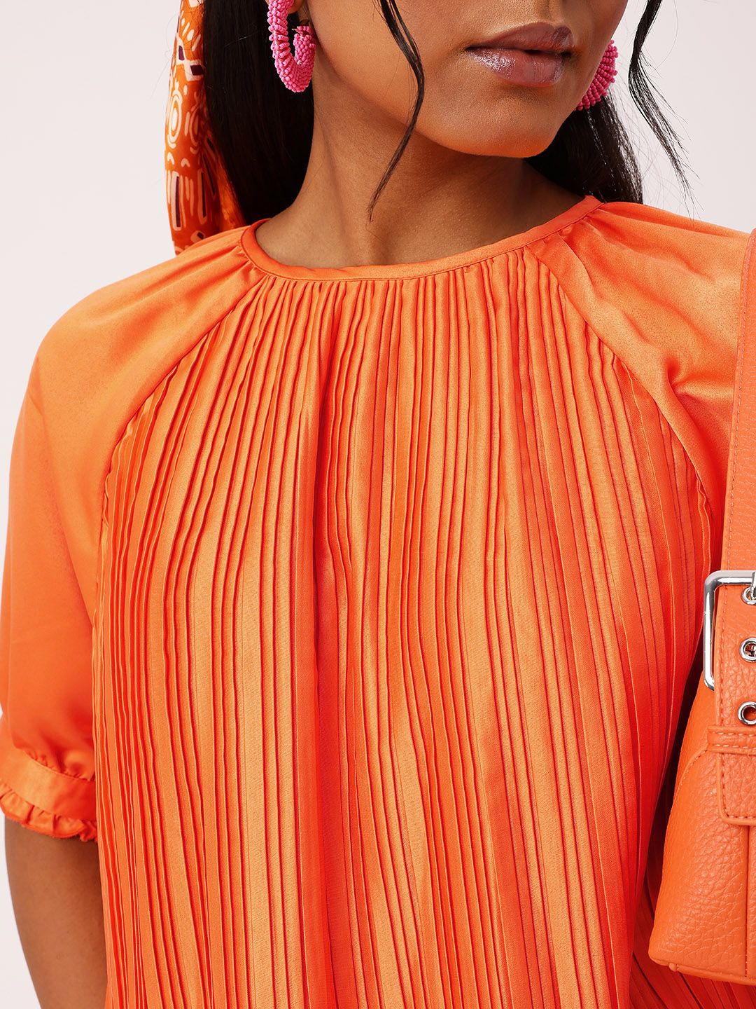 DressBerry Glamorous Accordion Pleats Raglan Top