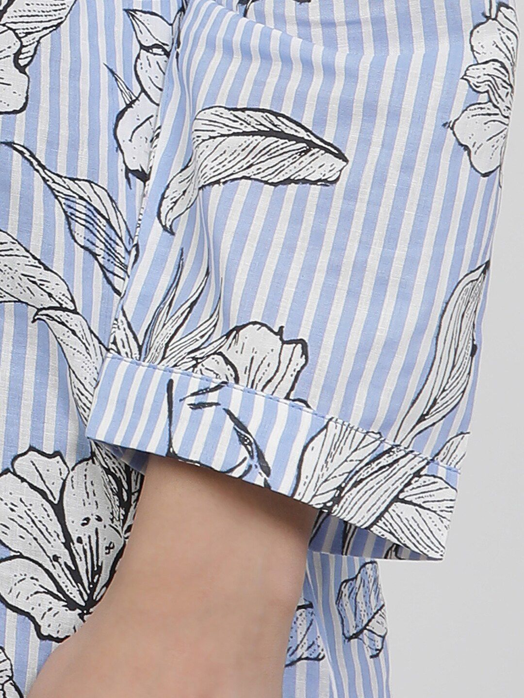 W Floral Printed Shirt Collar Cuffed Sleeves Cotton High-Low Longline Top