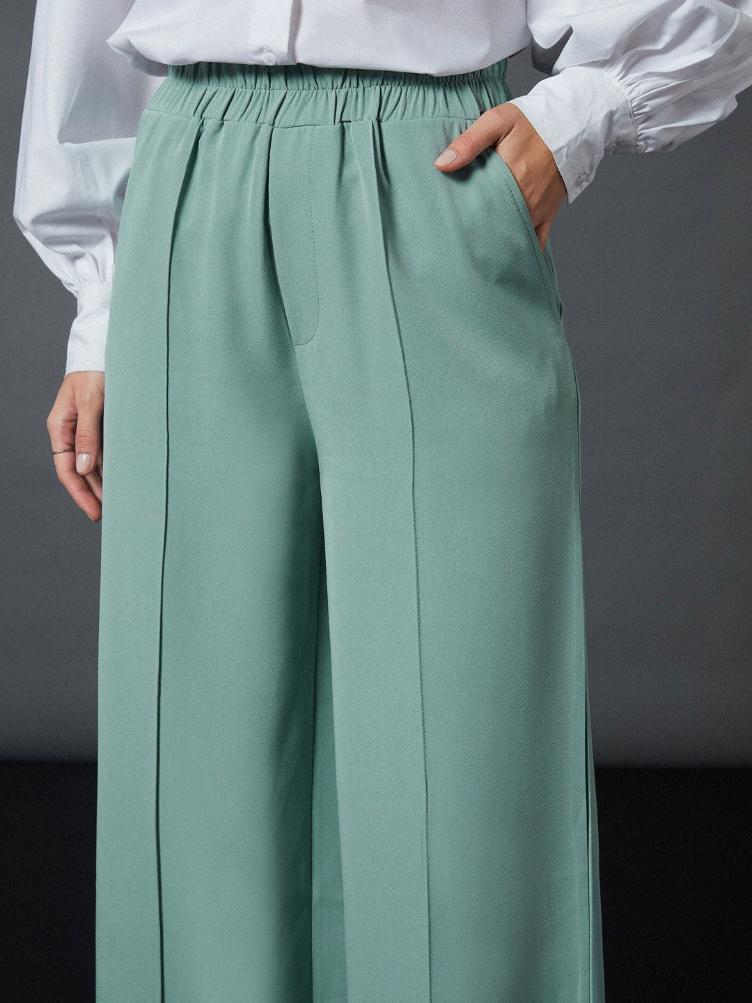 SASSAFRAS worklyf Loose Fit High-Rise Pleated Parallel Trousers