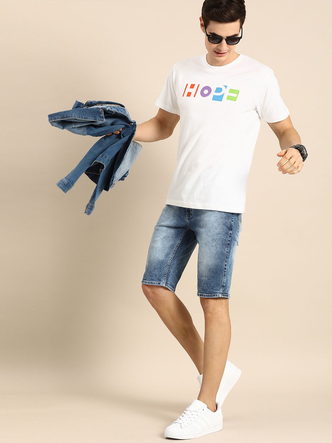 Bewakoof Men White Printed Round Neck Pure Cotton T-shirt