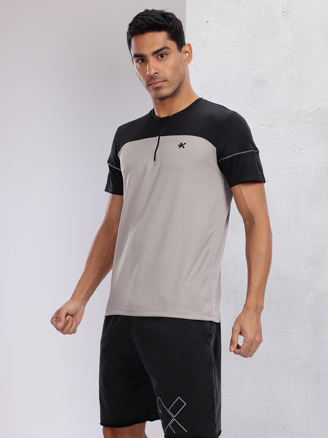 HRX by Hrithik Roshan Colourblocked Henley Neck Reflective Detail Running T-shirt