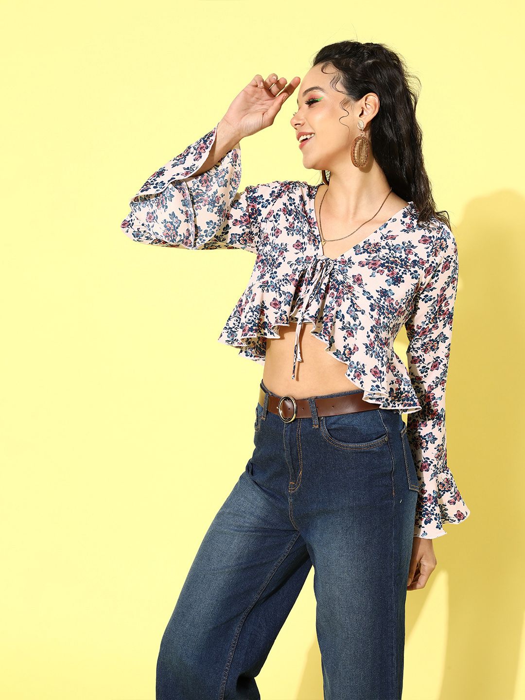 Berrylush Women Classic White Floral Cropped Top