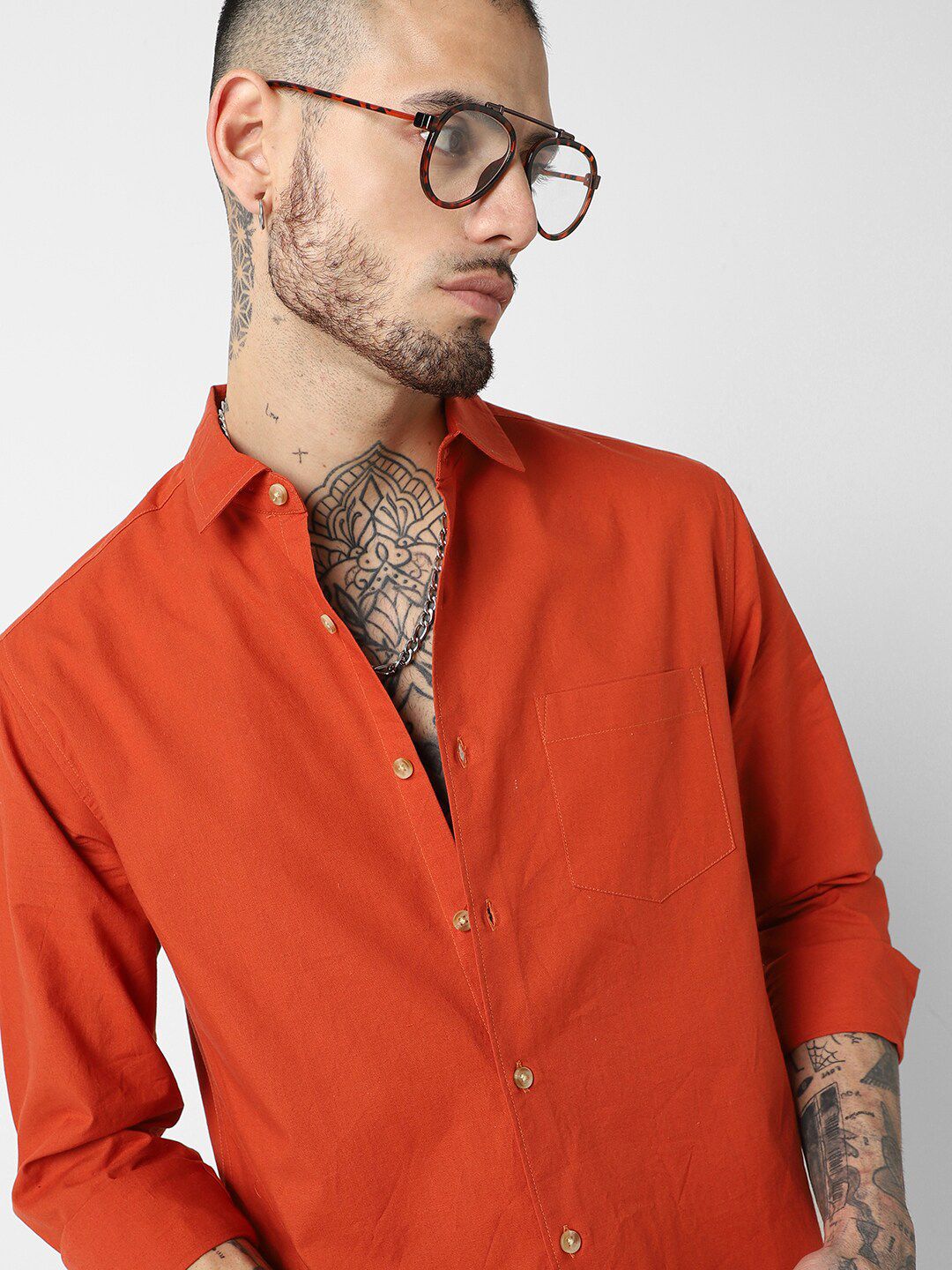 VASTRADO Classic Slim Fit Long Sleeves Spread Collar Cotton Opaque Casual Shirt