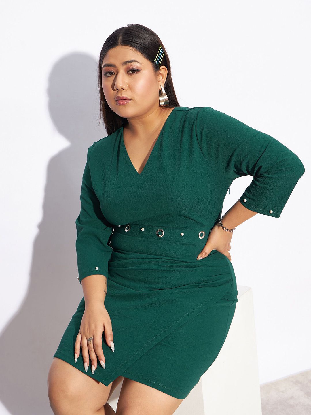 SASSAFRAS Curve Plus Size V-Neck Sheath Dress