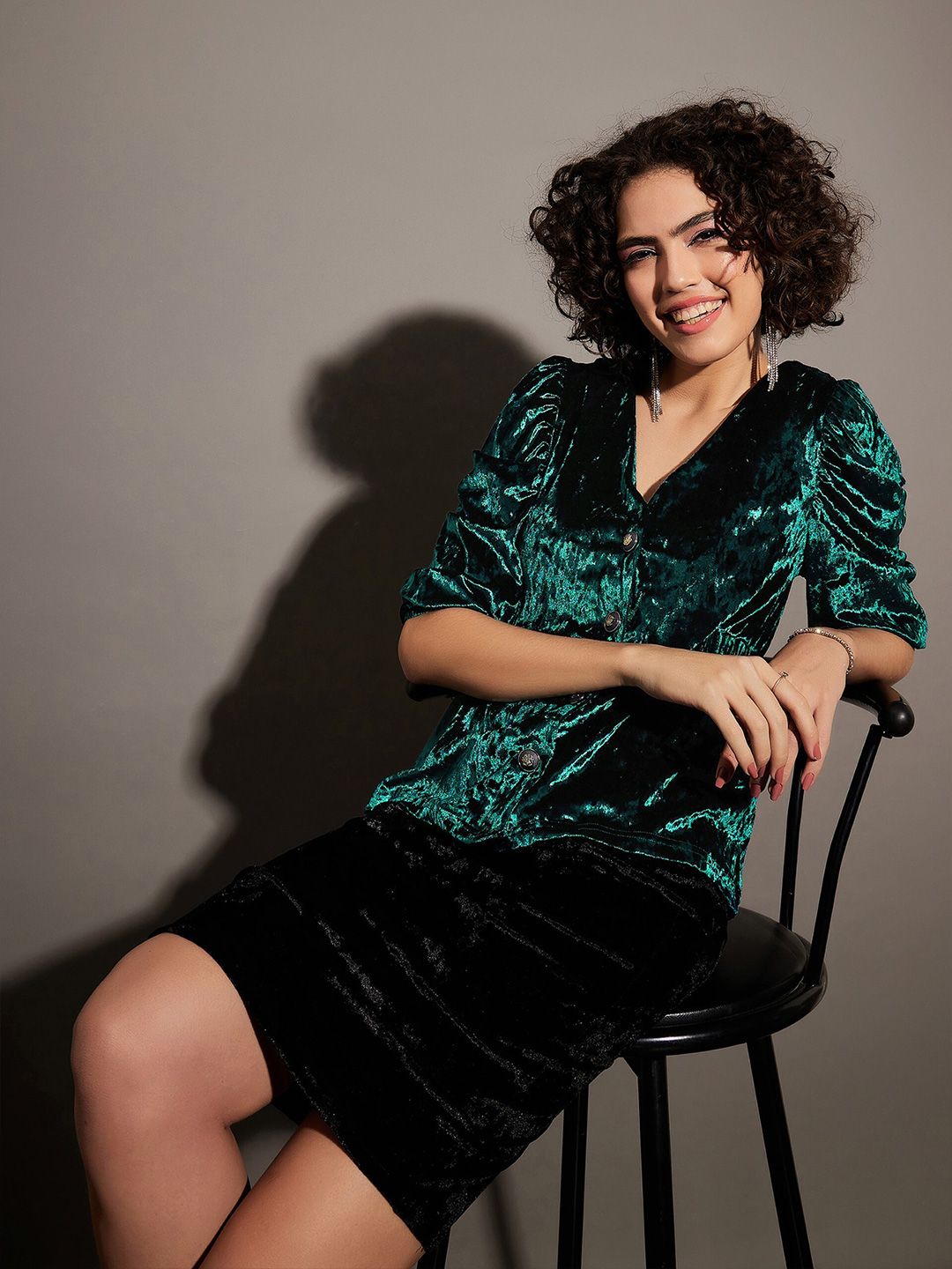 SASSAFRAS Green V-Neck Puff Sleeve Velvet Top