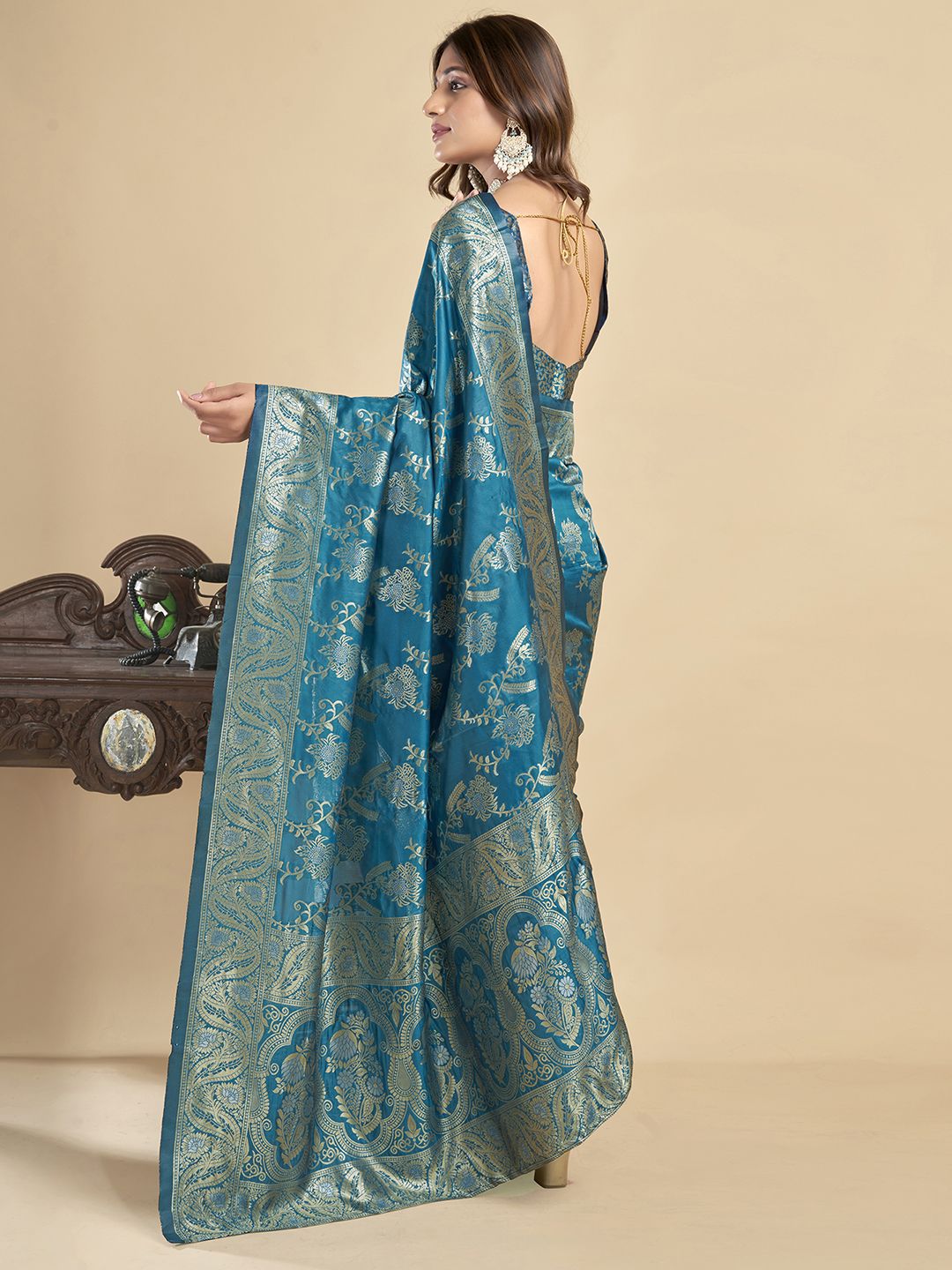 KALINI Woven Design Ethnic Motifs Zari Banarasi Saree