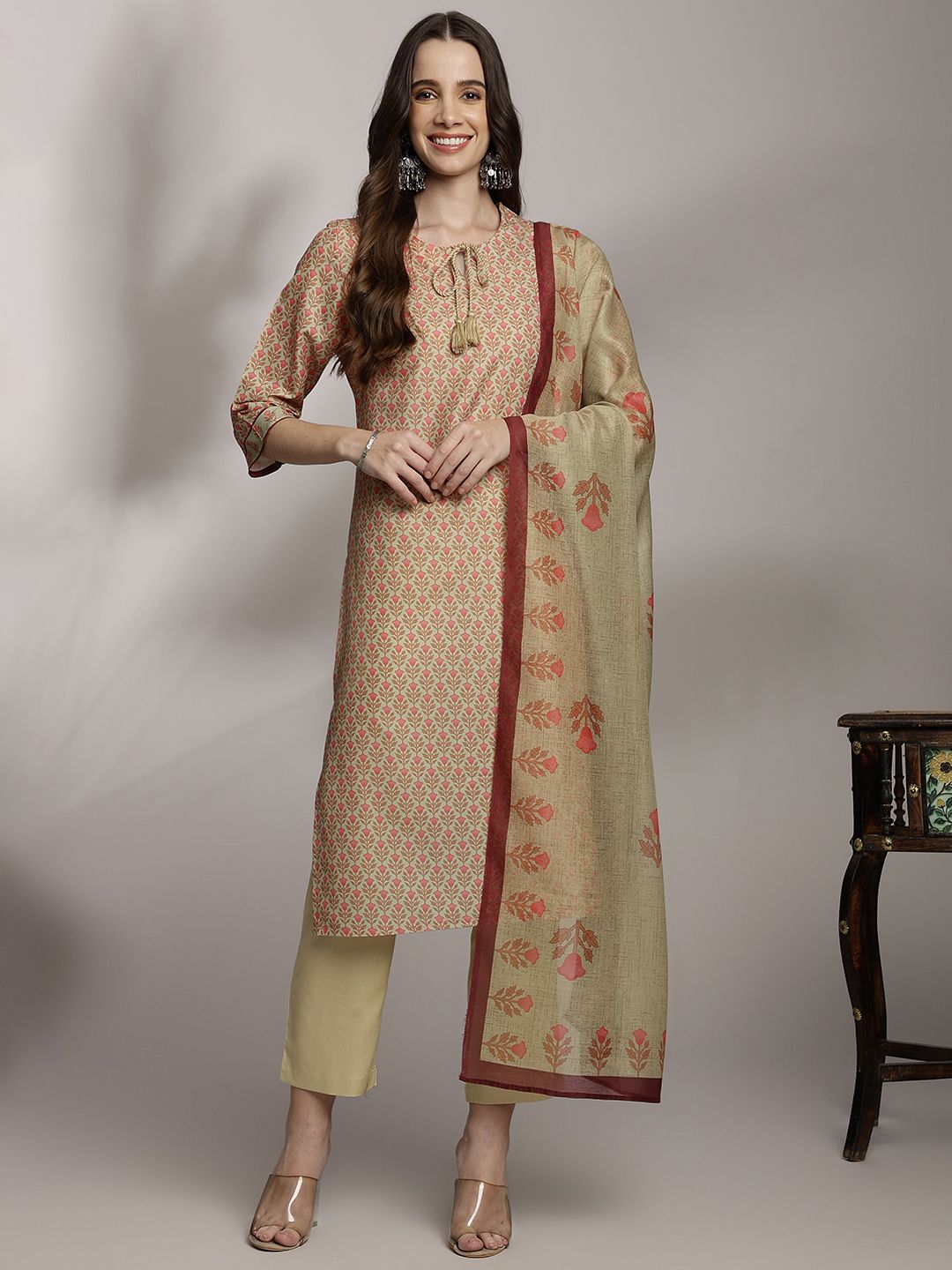 Anouk Women Floral Printed Kurta with Trousers & Dupatta