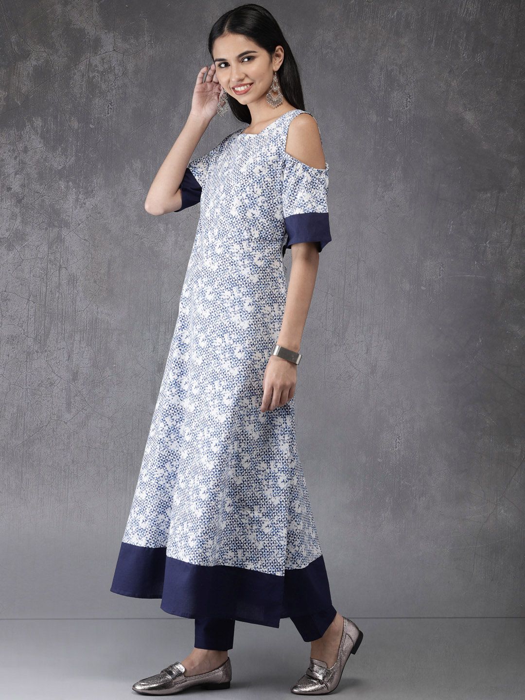 Anouk Women White & Blue Printed Kurta with Trousers