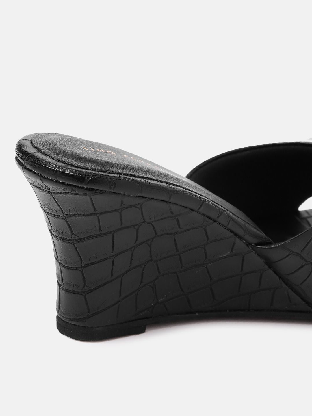 Lino Perros Croc Textured Wedge Heels