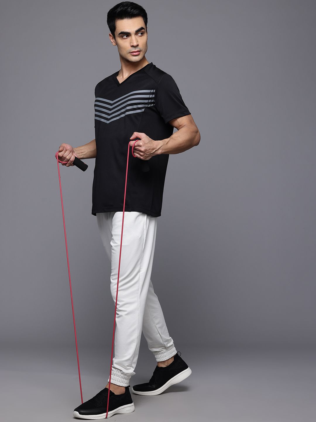 HRX by Hrithik Roshan Geometric Printed V-Neck Rapid-Dry Training T-shirt