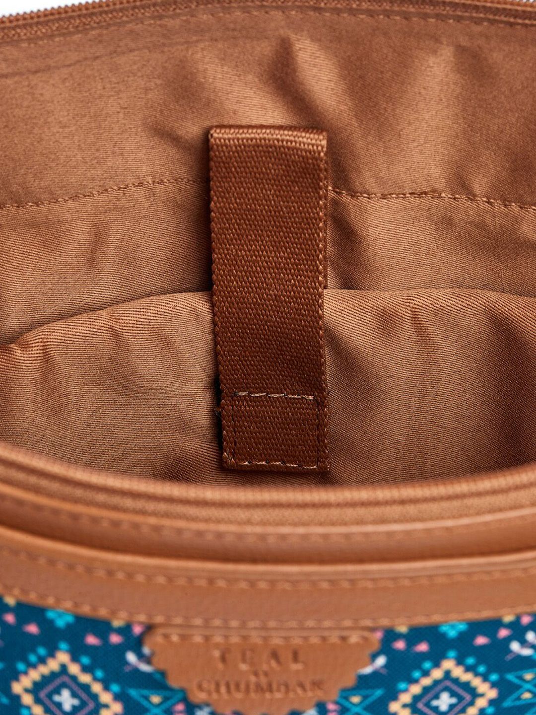 TEAL BY CHUMBAK Motif Etnik Bercetak Beg Tote Berstruktur