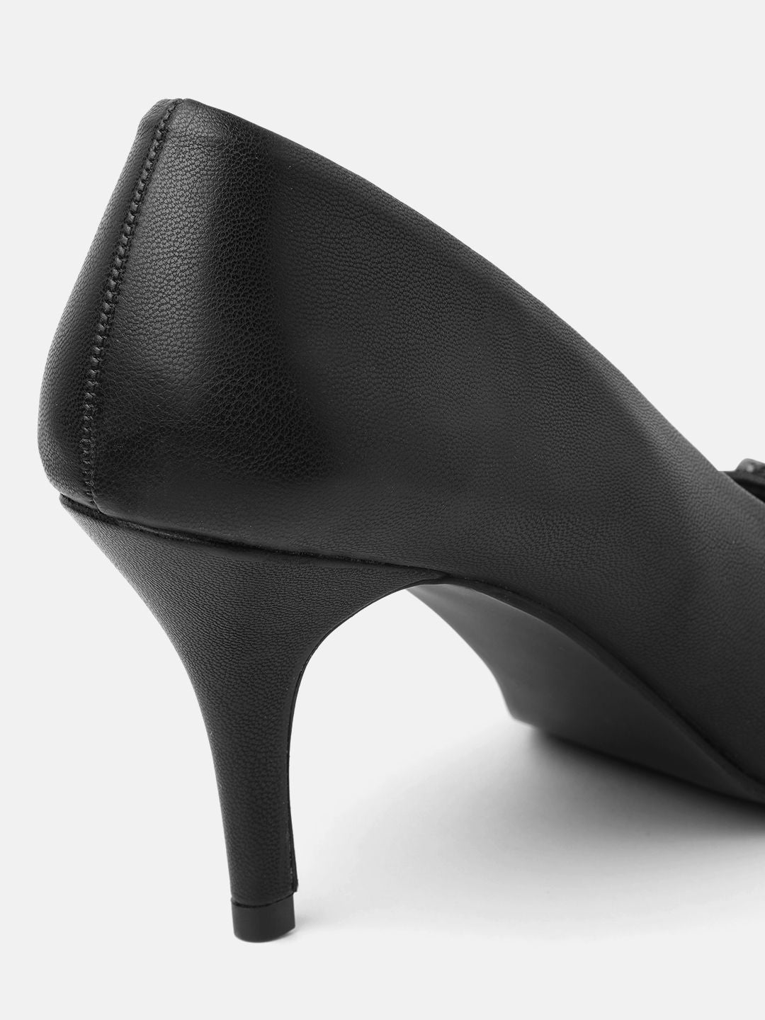 Lino Perros Embellished Slim Heeled Pumps