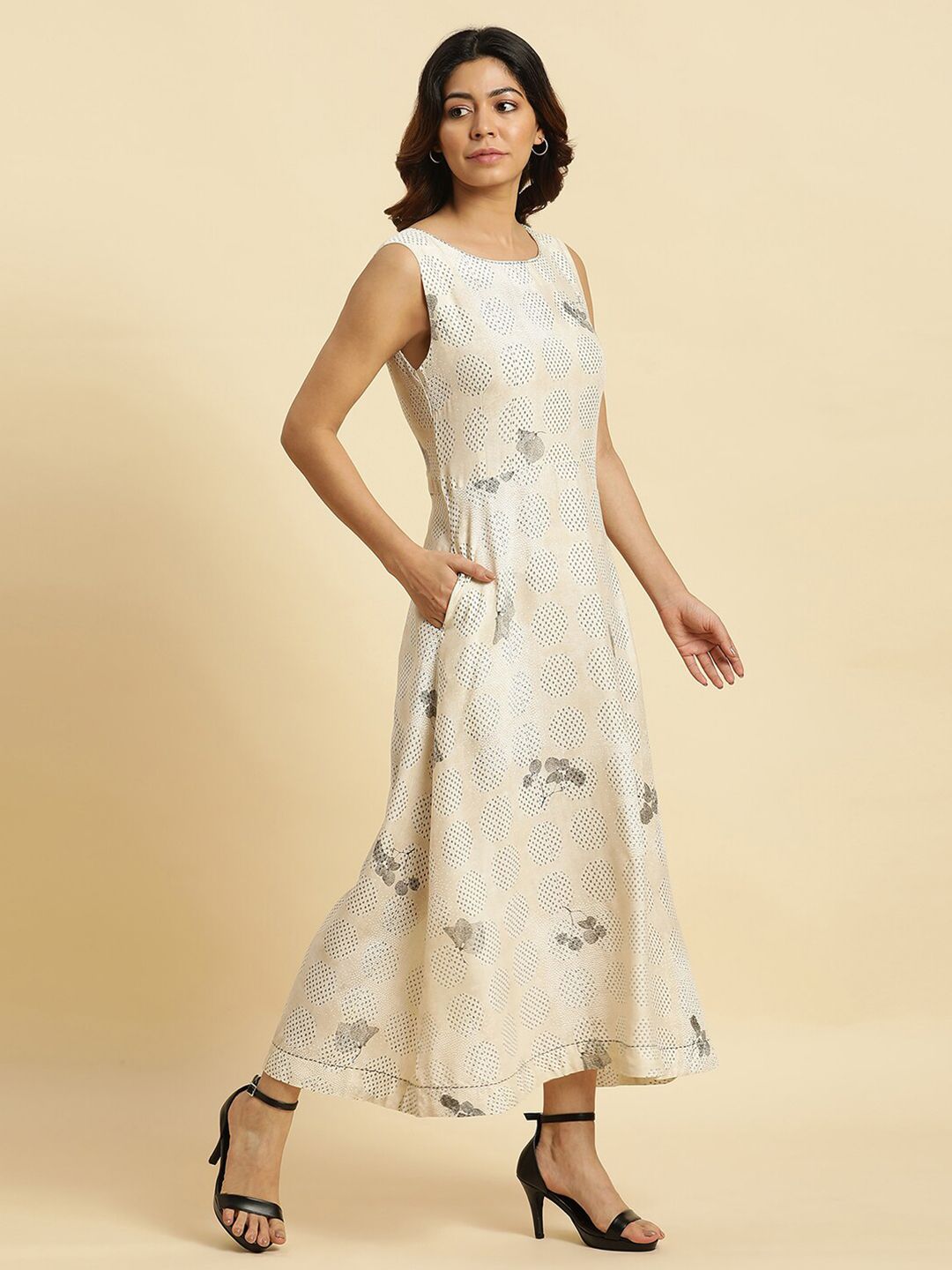 W White Floral Print Maxi Dress