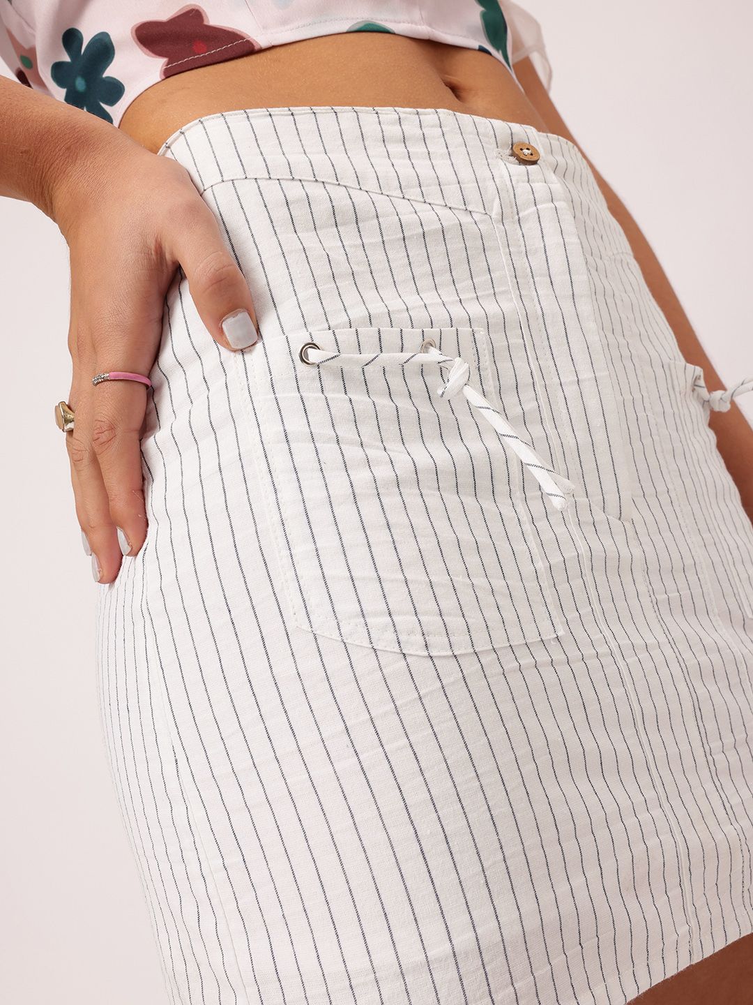 DressBerry Daily Chic Striped Mini Skirt