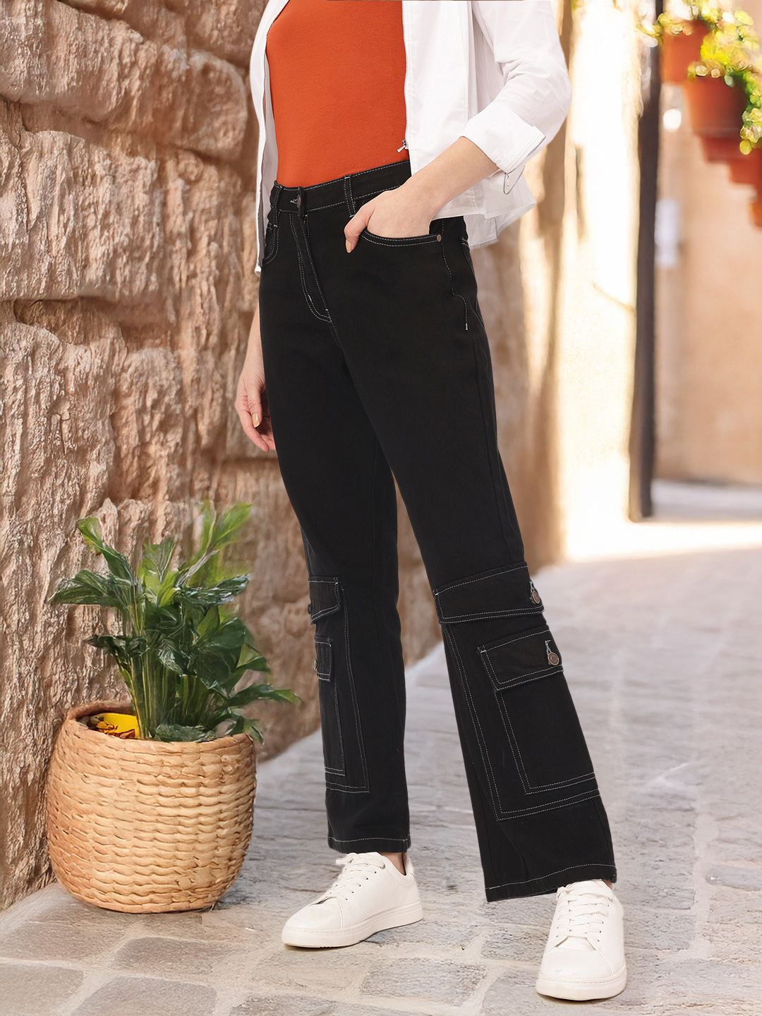 DressBerry Women Modern Classics Cargo Jeans