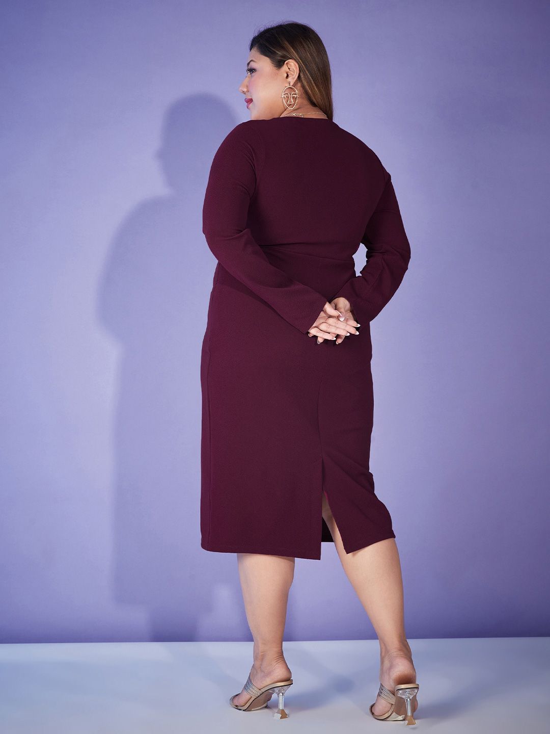 SASSAFRAS Curve Plus Size Burgundy V-Neck Embellished Sheath Dress