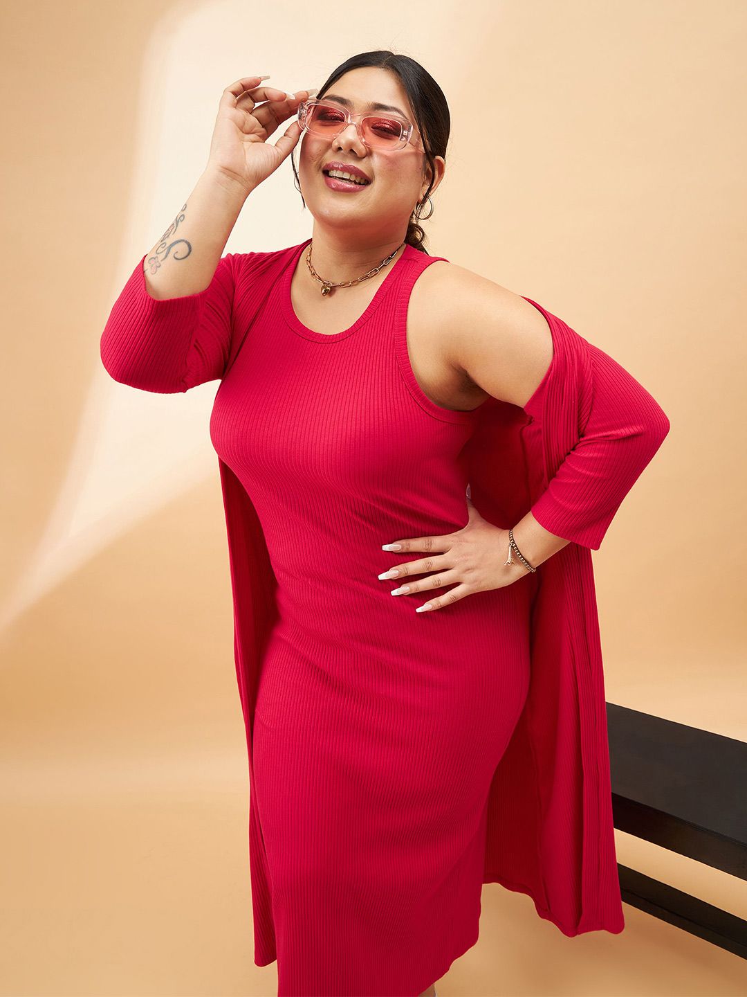 SASSAFRAS Curve Plus Size Red Ribbed Sleeveless Sheath Midi Dress With Shrug