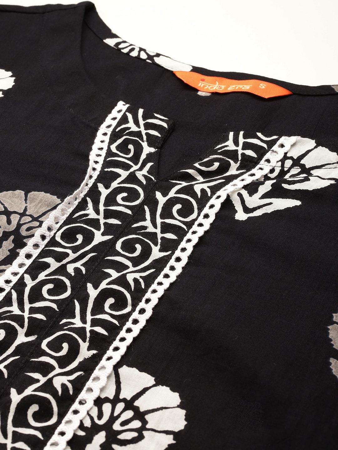 Indo Era Floral Printed Regular Pure Cotton Kurta With Trousers & Dupatta