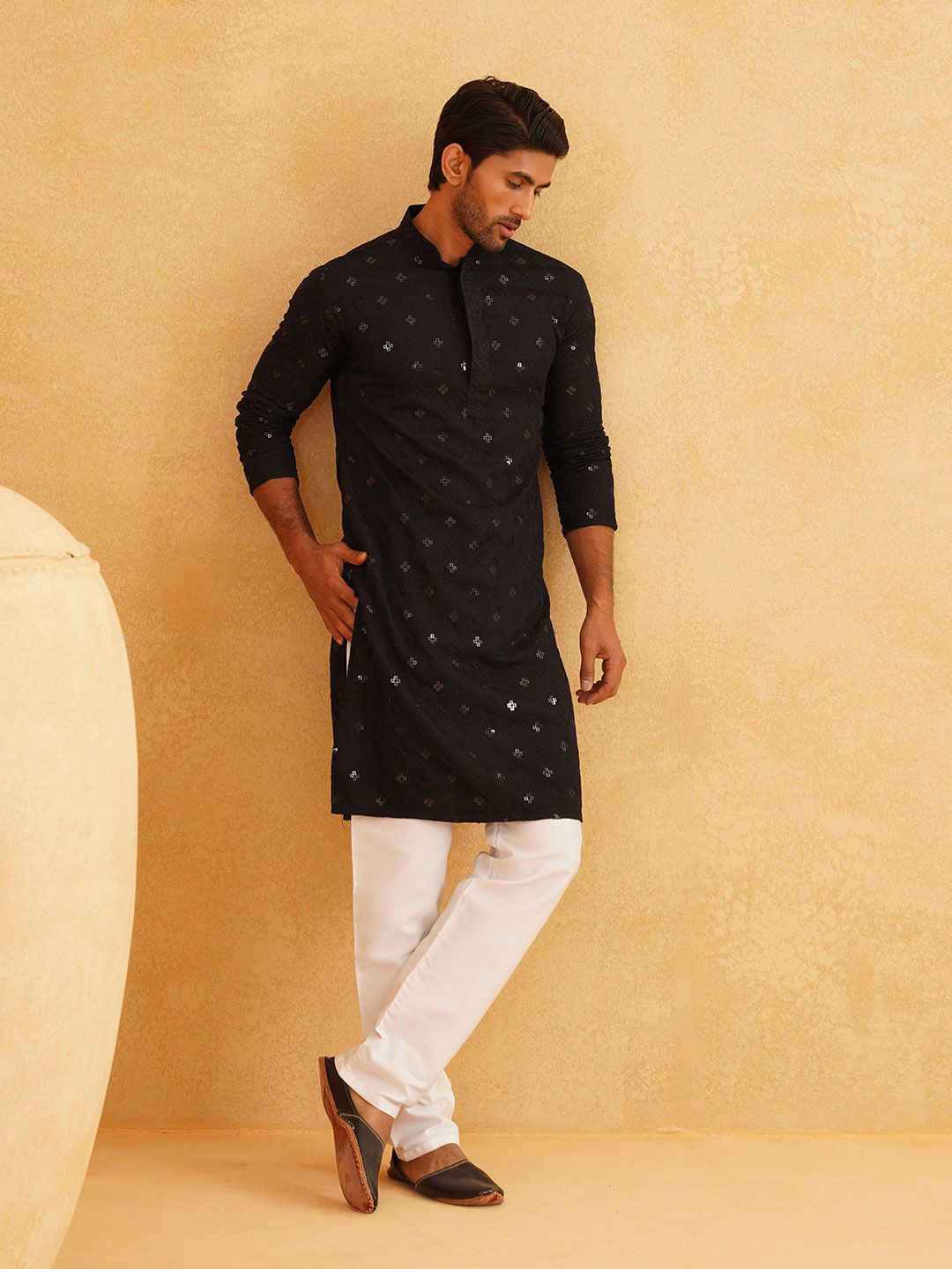 SOJANYA Geometric Embroidered Mandarin Collar Long Sleeves Straight Kurta