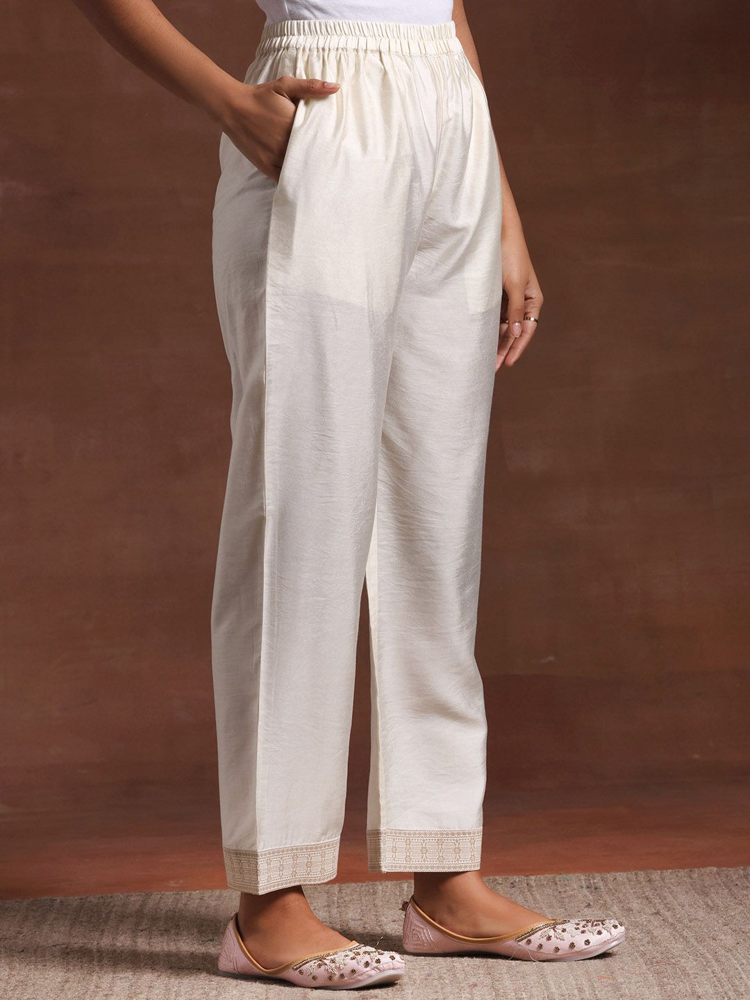 Libas Paisley Round Neck Three-Quarter Sleeves Pure Cotton Kurta Set