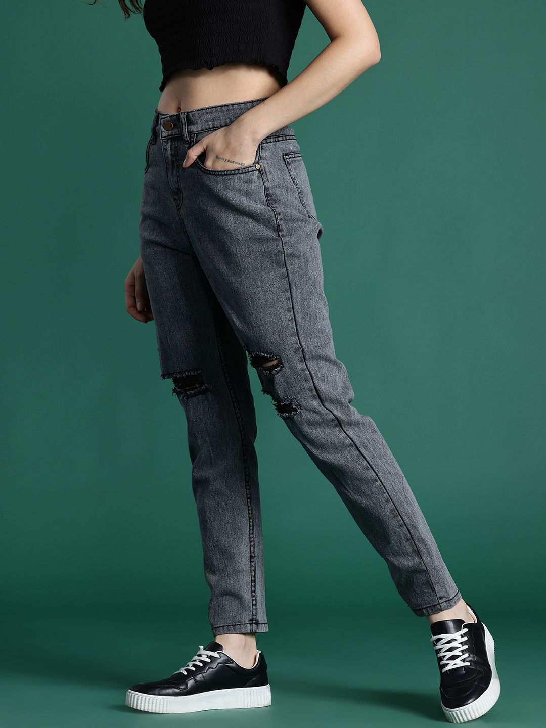 DressBerry Women Boyfriend Fit Mildly Distressed Light Fade Stretchable Jeans