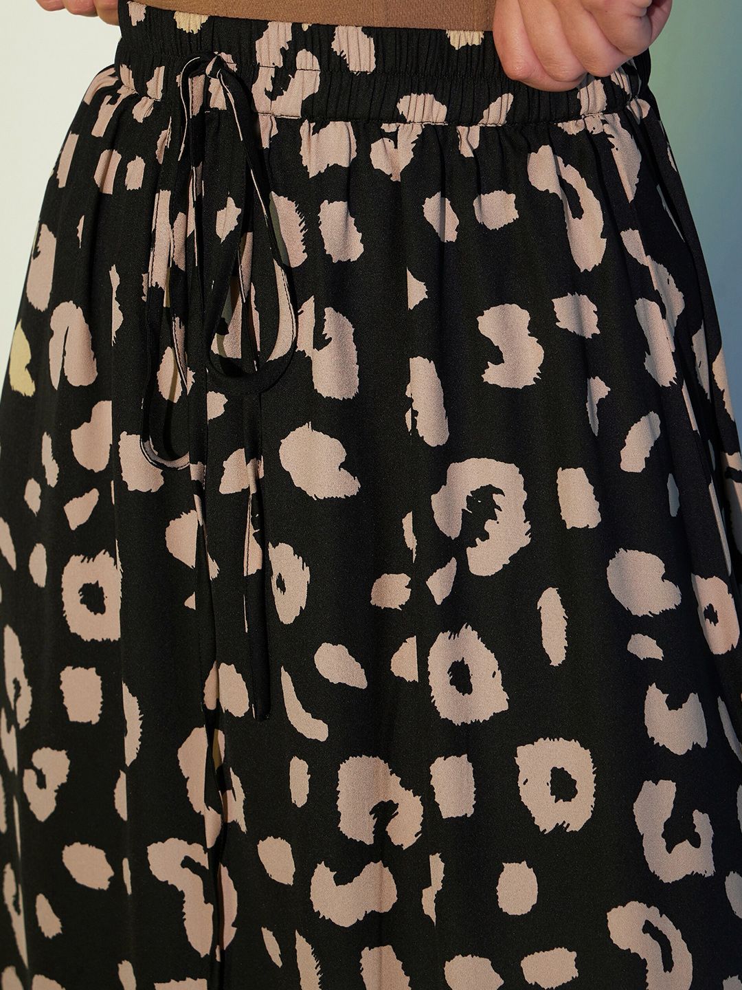 Berrylush Black Animal Printed A-Line Midi Skirt
