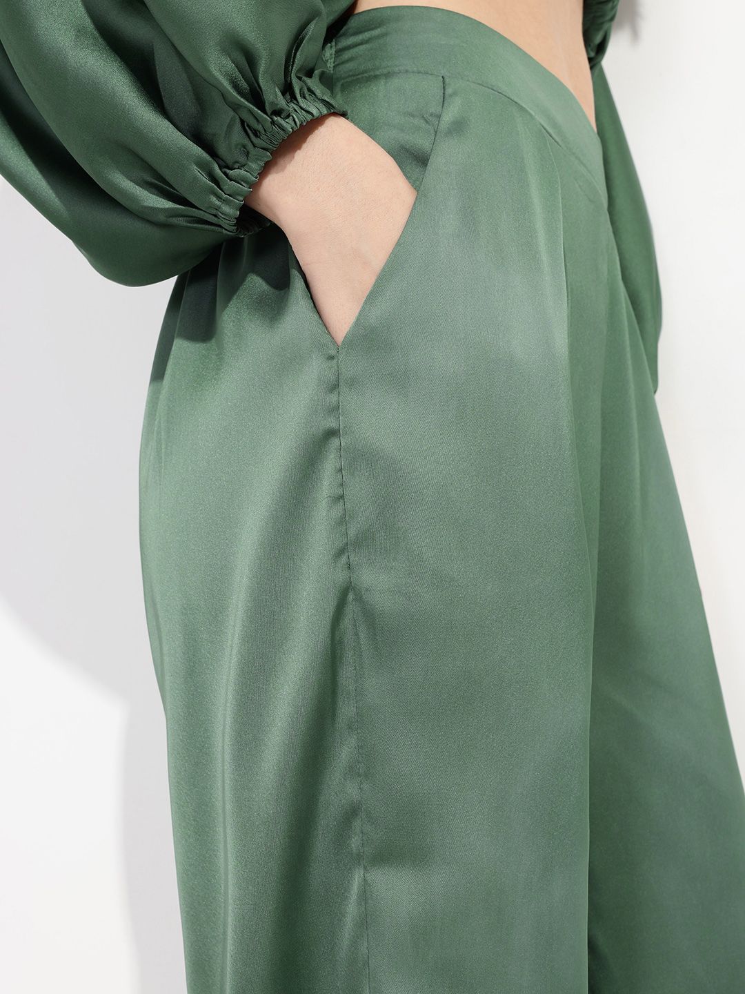 DressBerry Comfort Glam Silky State Flared Trouser