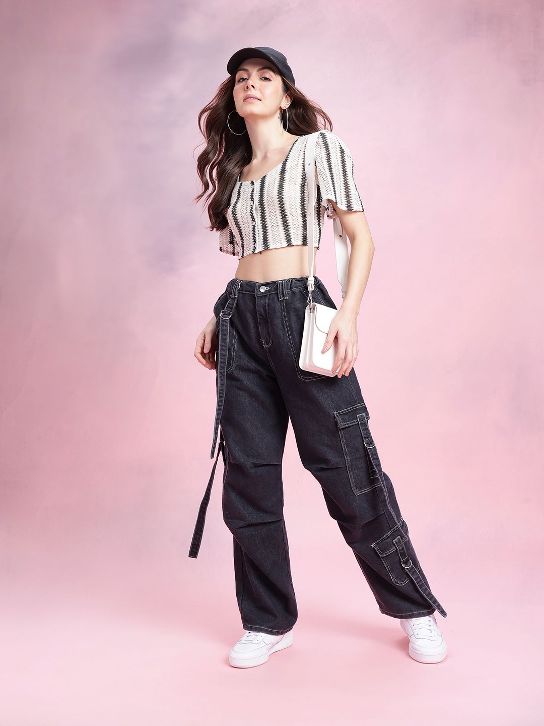 DressBerry Self-Striped Sweetheart Neck Crochet Weave Semi-Sheer Buttoned Crop Fitted Top