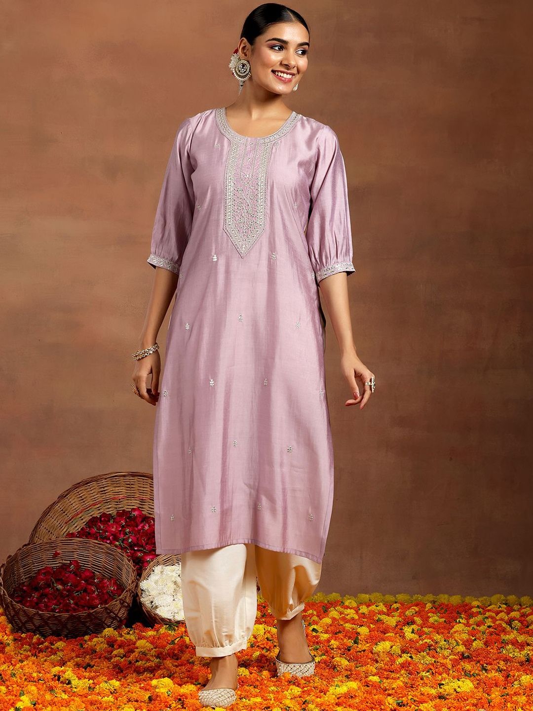 Gerua By Libas Floral Embroidered Puff Sleeves Sequinned Straight Kurta