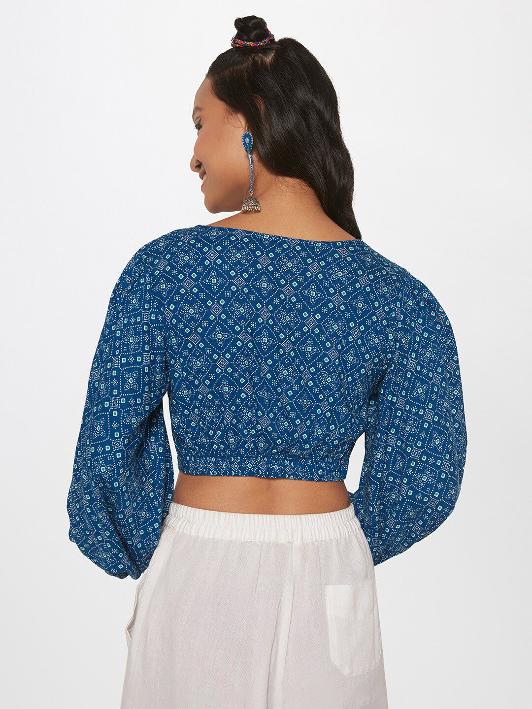 Global Desi Geometric Printed V-Neck Puff Sleeve Blouson Crop Top